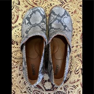Born Clogs—Size 10–Grey and Black